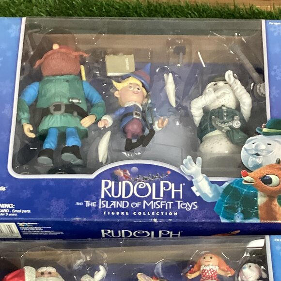 Rudolph the Red Nosed Reindeer Island of Misfit Toys Figure Set - Picture 2 of 12